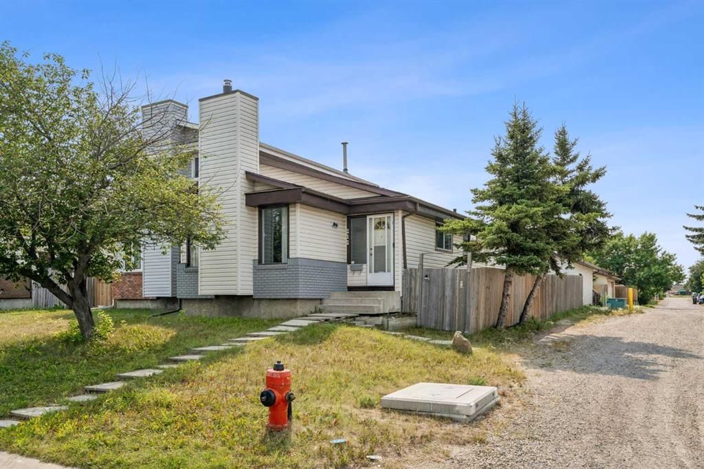 212 Whitman Place NE, Calgary — main listing photo