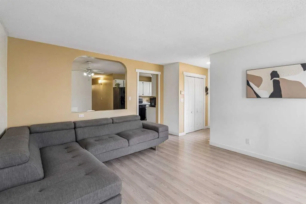 212 Whitman Place NE, Calgary — photo 5 of 30
