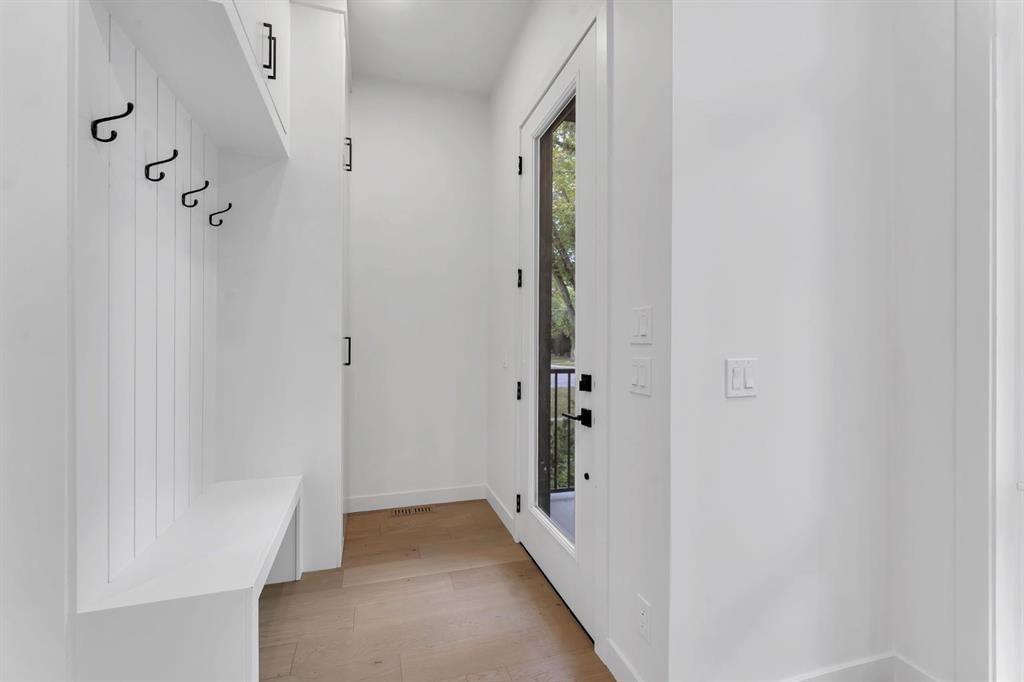 506 28 Avenue NW, Calgary — photo 2 of 50