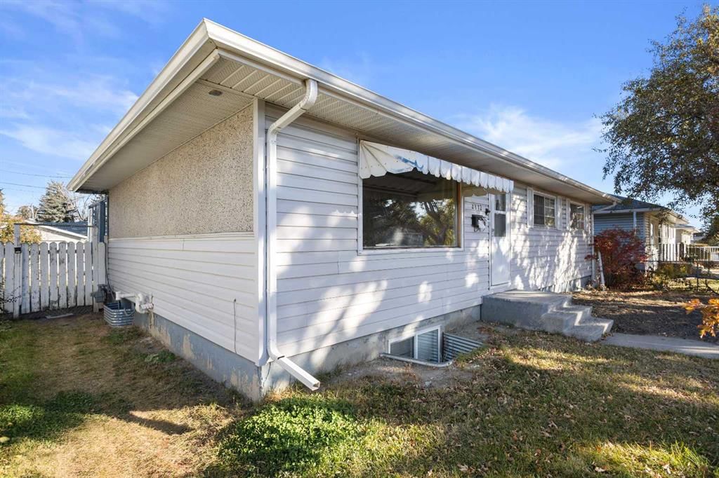 4612 Fortune Road SE, Calgary — photo 3 of 40