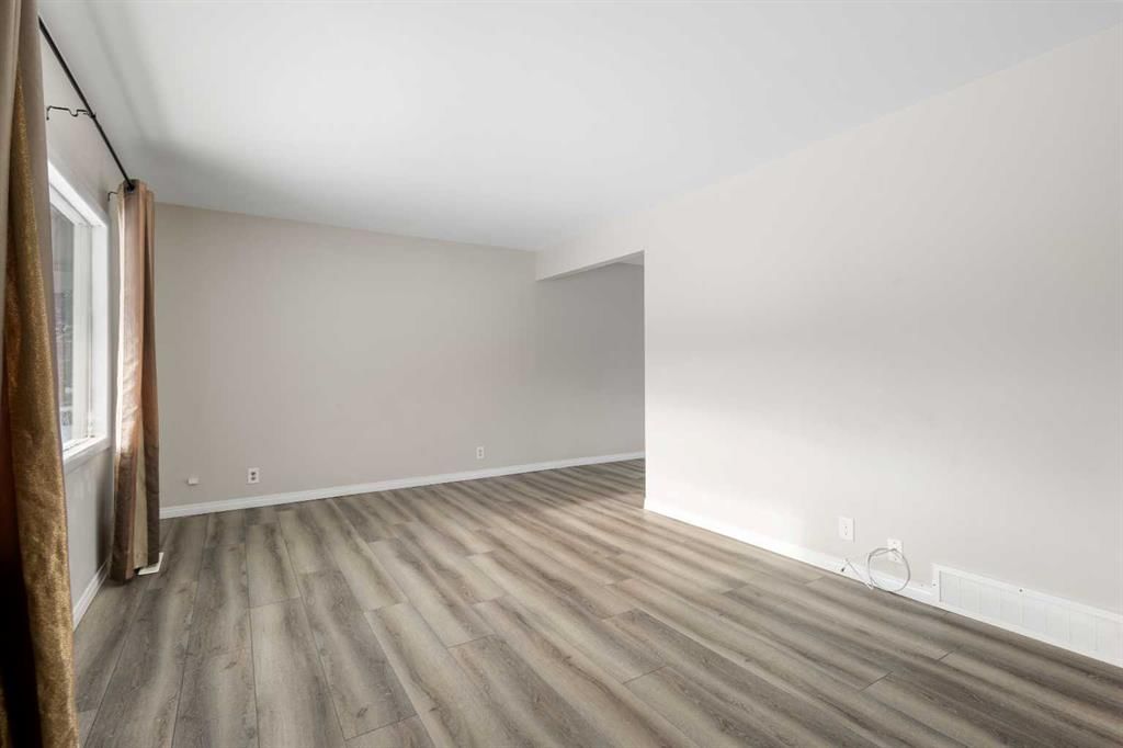 4612 Fortune Road SE, Calgary — photo 5 of 40