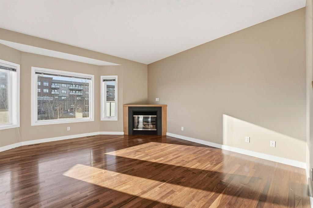 33 Prominence Park SW, Calgary — photo 4 of 41