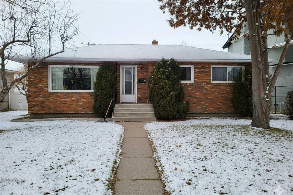 22 Montrose Crescent NE, Calgary — main listing photo
