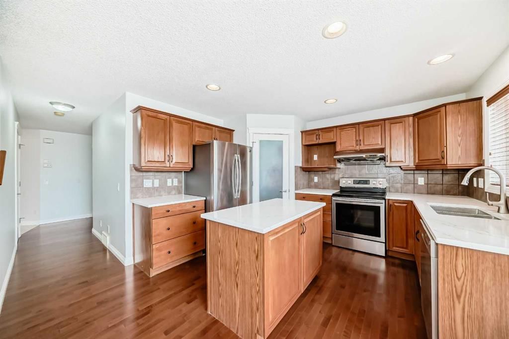 234 Panatella Boulevard NW, Calgary — photo 4 of 50