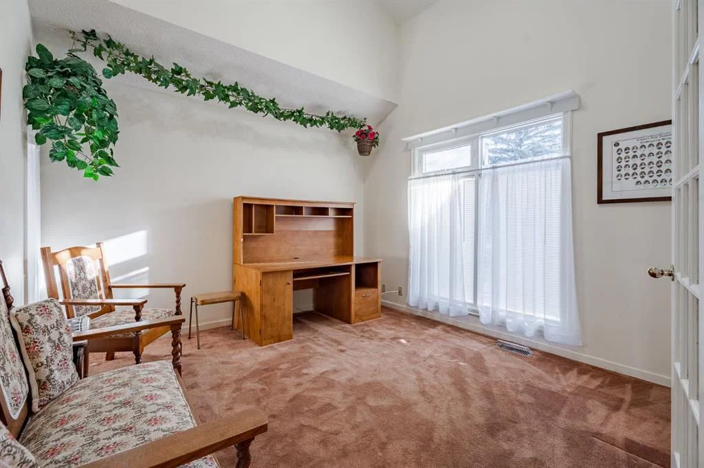 9, 275 Woodridge Drive SW, Calgary — photo 4 of 44