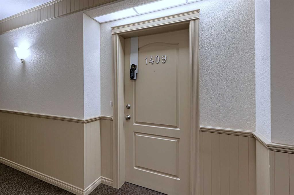 1409, 151 Country Village Road NE, Calgary — photo 4 of 40