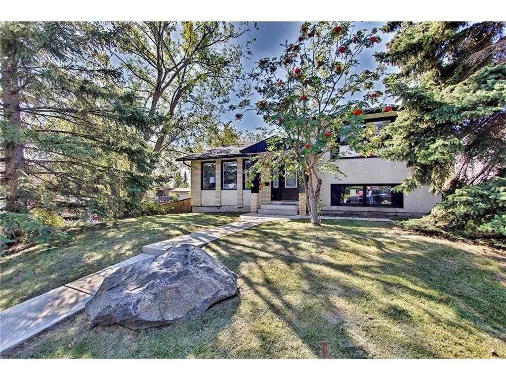 102 Dalgleish Bay NW, Calgary — photo 2 of 37