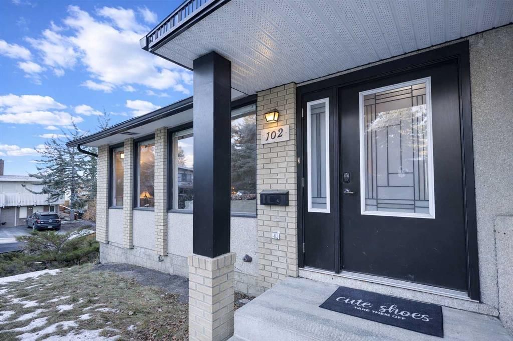 102 Dalgleish Bay NW, Calgary — photo 3 of 37