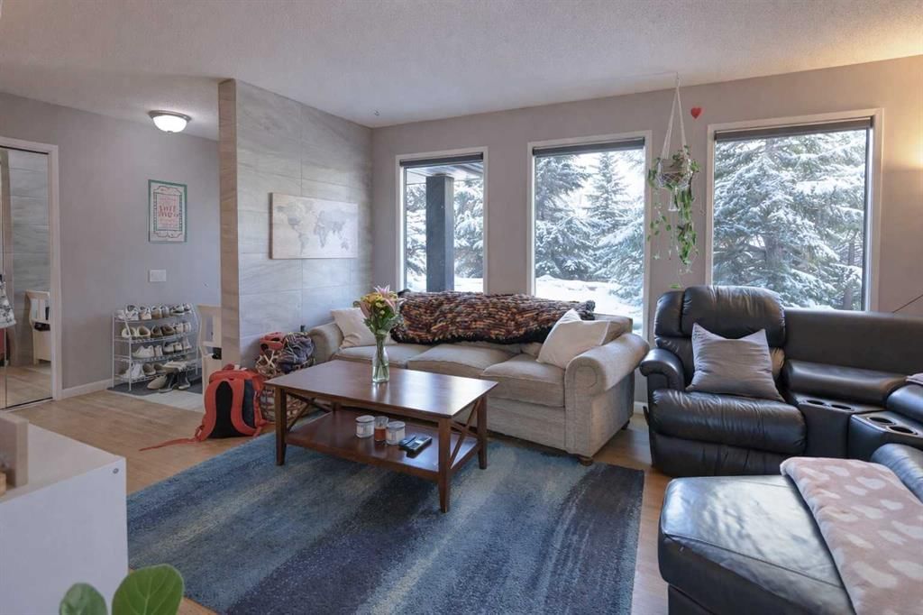 102 Dalgleish Bay NW, Calgary — photo 4 of 37