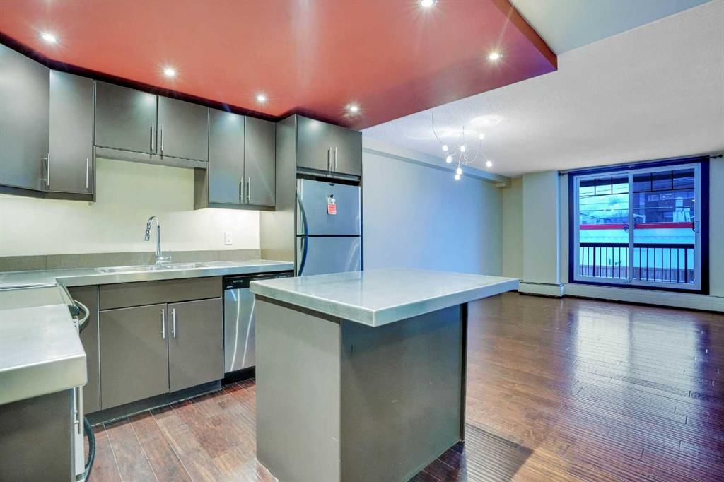 211, 1301 17 Avenue NW, Calgary — photo 4 of 14