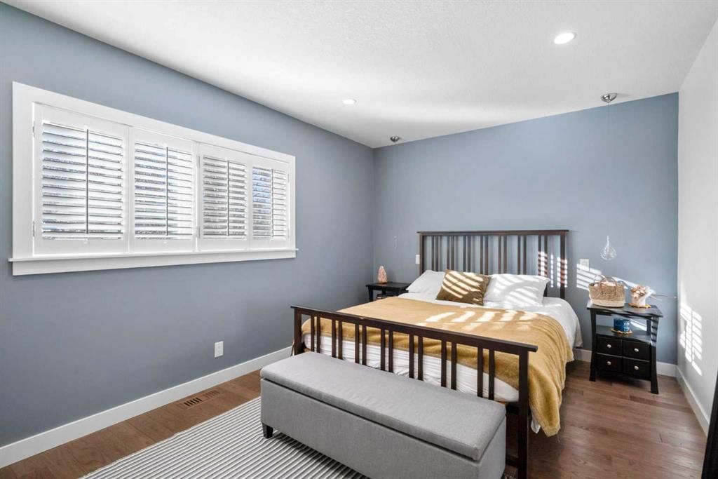 3332 Caribou Drive NW, Calgary — photo 4 of 11
