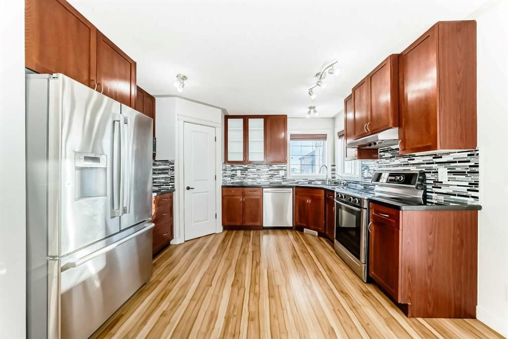 1156 Sherwood Boulevard NW, Calgary — photo 4 of 50