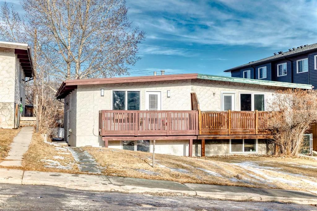 6508 34 Avenue NW, Calgary — photo 2 of 50