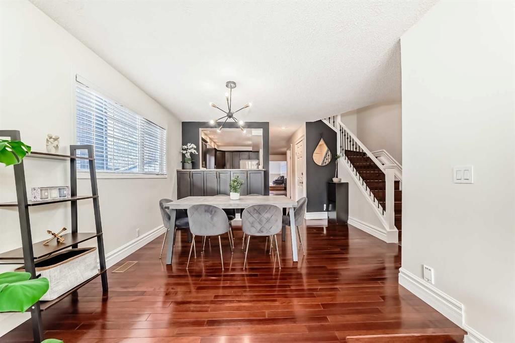 252 21 Avenue NE, Calgary — photo 5 of 50