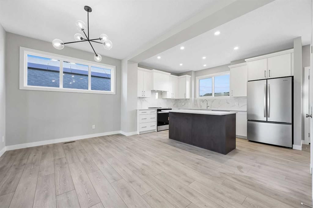 112 Mitchell Walk NW, Calgary — photo 5 of 16