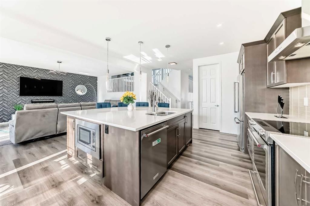 73 Carrington Circle NW, Calgary — photo 5 of 49