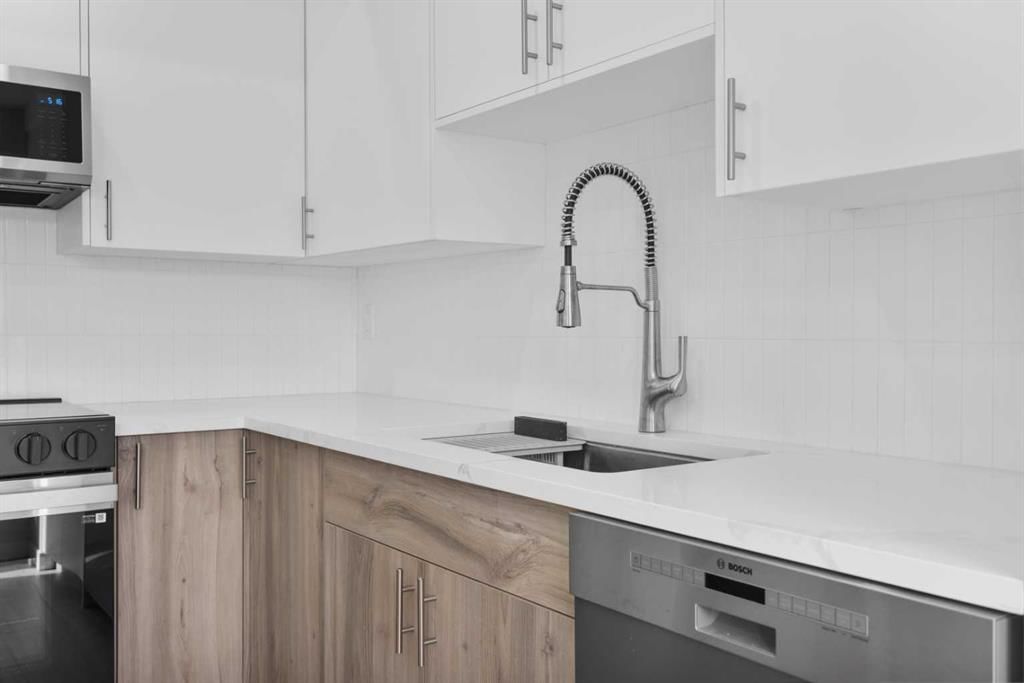 7 Prominence View SW, Calgary — photo 4 of 41