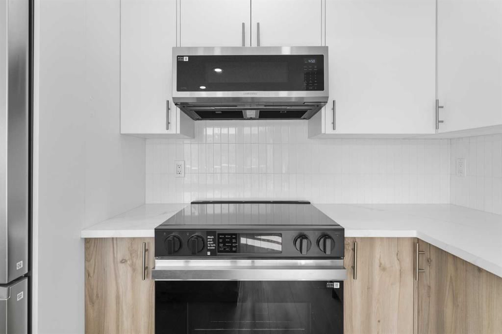 7 Prominence View SW, Calgary — photo 5 of 41