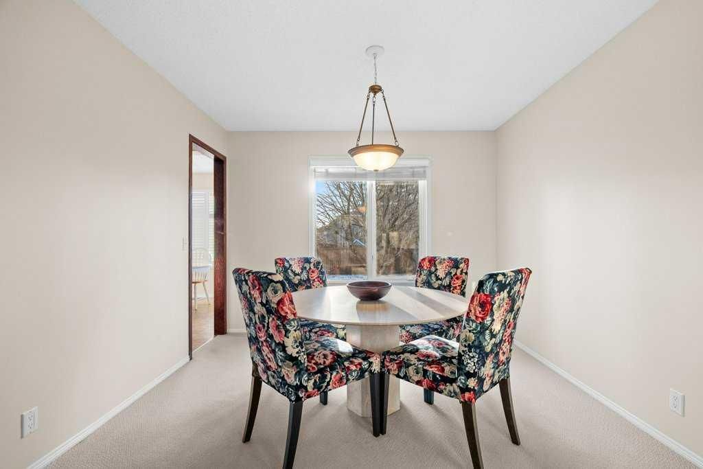 63 Douglas Park Boulevard SE, Calgary — photo 5 of 50