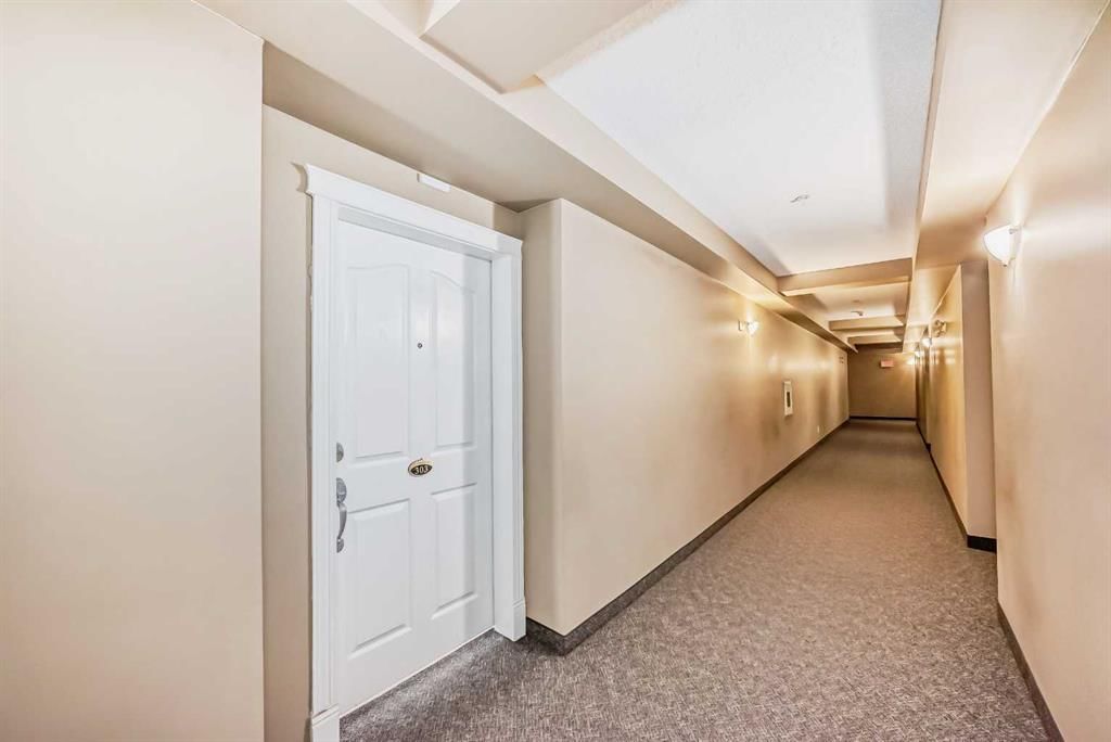 303, 369 Rocky Vista Park NW, Calgary — photo 4 of 29
