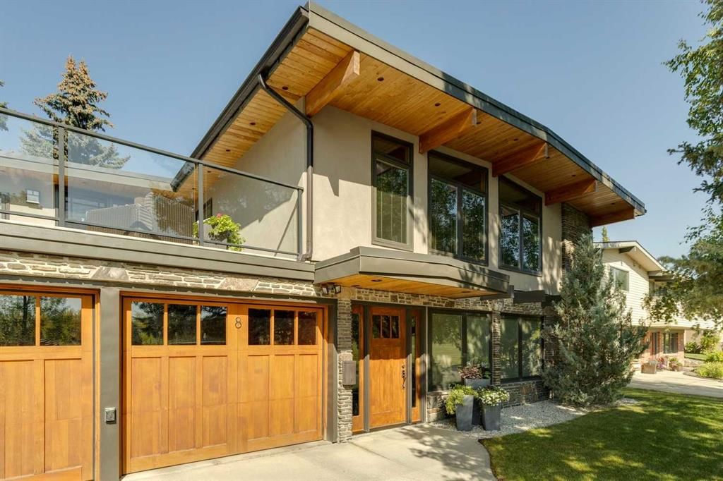 8 Vardana Place NW, Calgary — photo 2 of 50