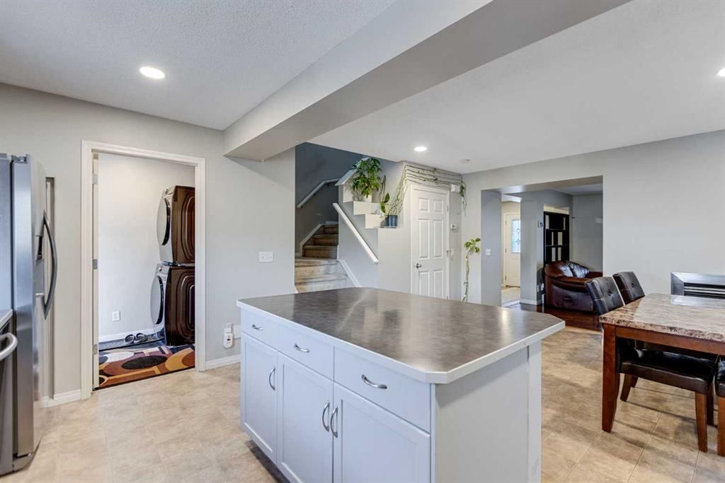36 Bridlecrest Street SW, Calgary — photo 5 of 12