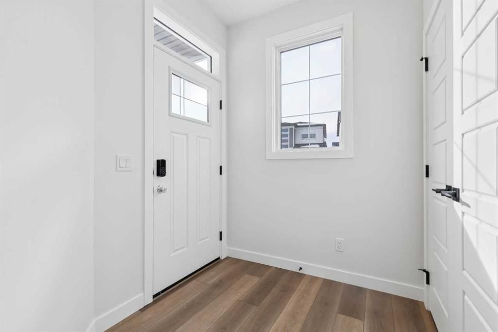 79 Versant Rise SW, Calgary — photo 3 of 36