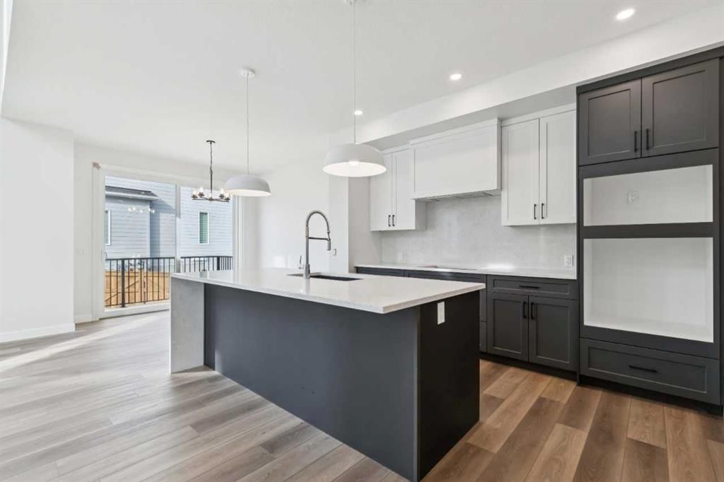 79 Versant Rise SW, Calgary — photo 4 of 36