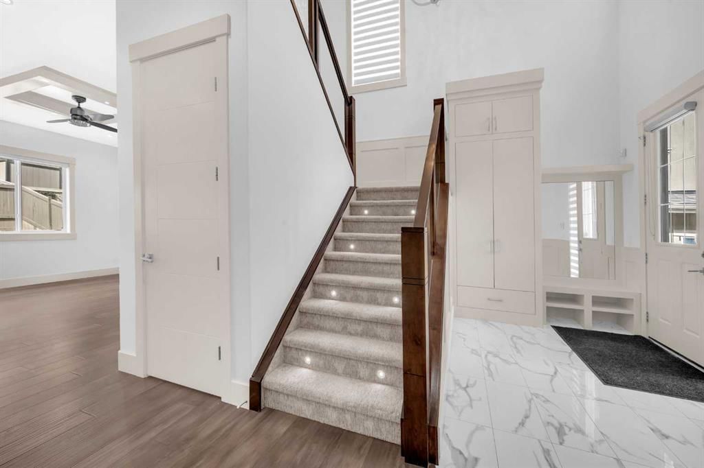 127 Evansview Road NW, Calgary — photo 3 of 49