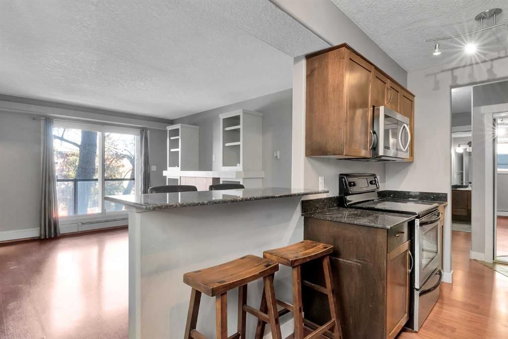 302, 931 2 Avenue NW, Calgary — photo 5 of 22