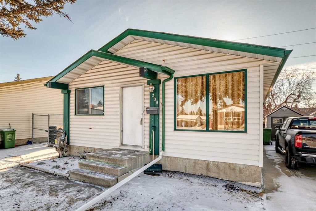 208 Bracewood Road SW, Calgary — main listing photo