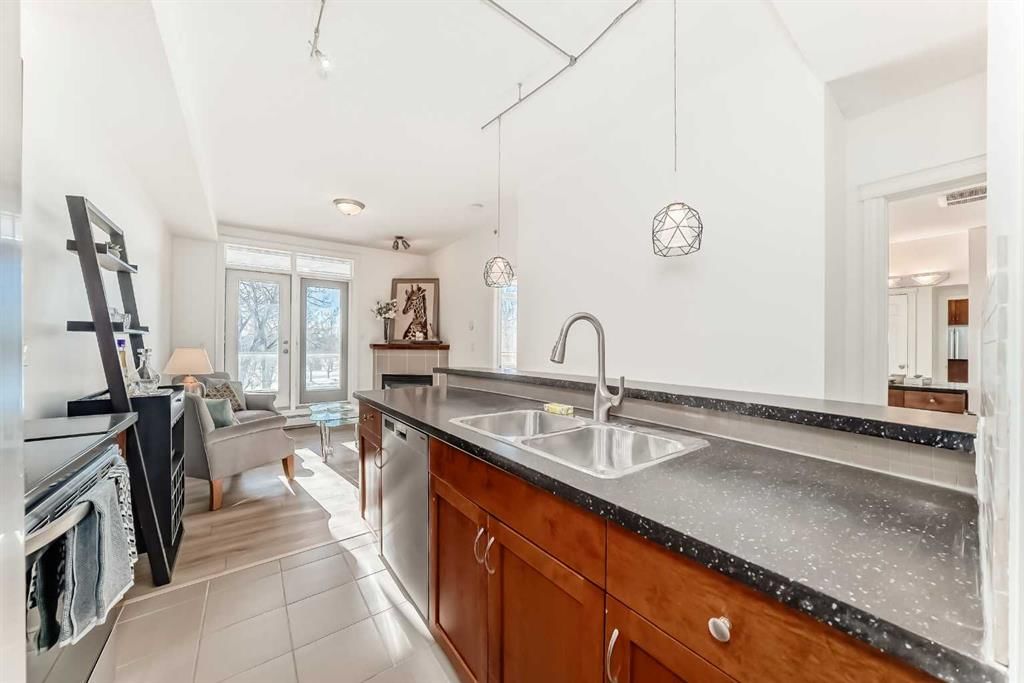 3217, 24 Hemlock Crescent SW, Calgary — photo 4 of 28