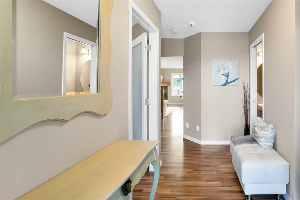 37 Silverado Saddle Avenue SW, Calgary — photo 3 of 36