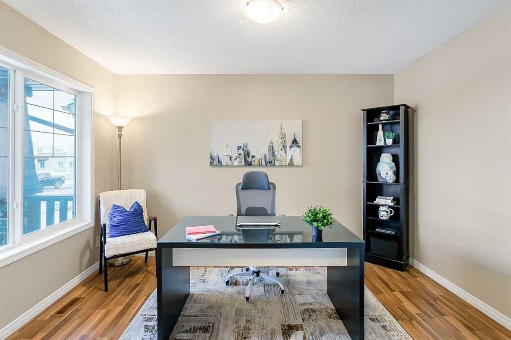 37 Silverado Saddle Avenue SW, Calgary — photo 4 of 36