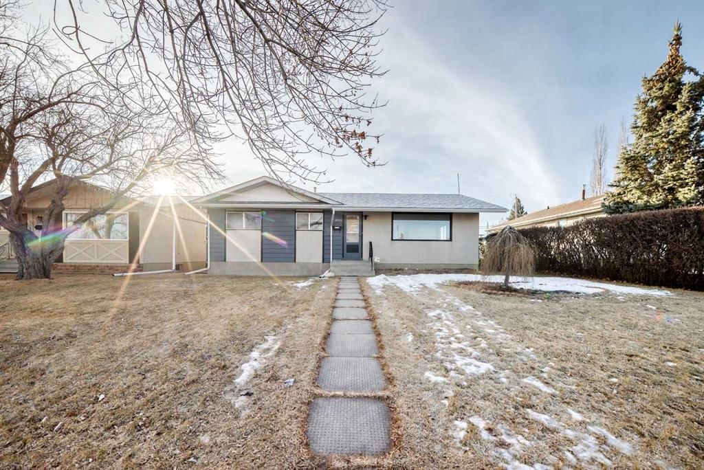 4703 35 Avenue SW, Calgary — main listing photo
