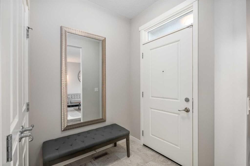 63 Masters Crescent SE, Calgary — photo 3 of 42