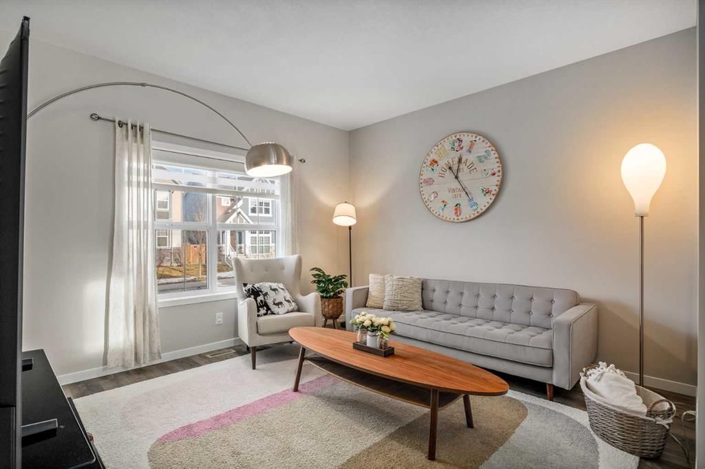 63 Masters Crescent SE, Calgary — photo 4 of 42