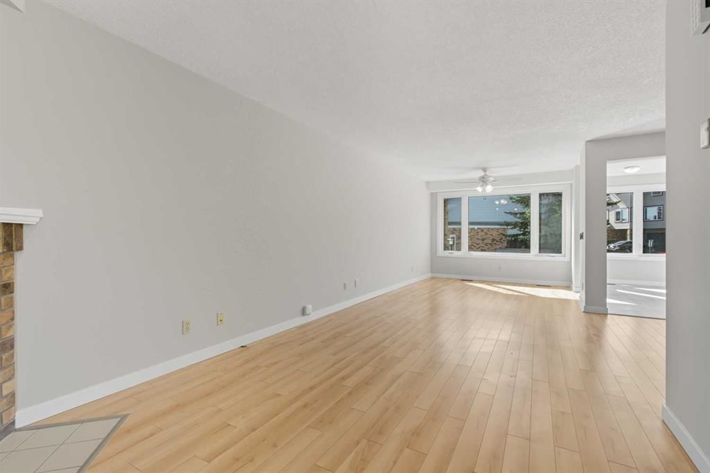 12 Coachway Gardens SW, Calgary — photo 4 of 30