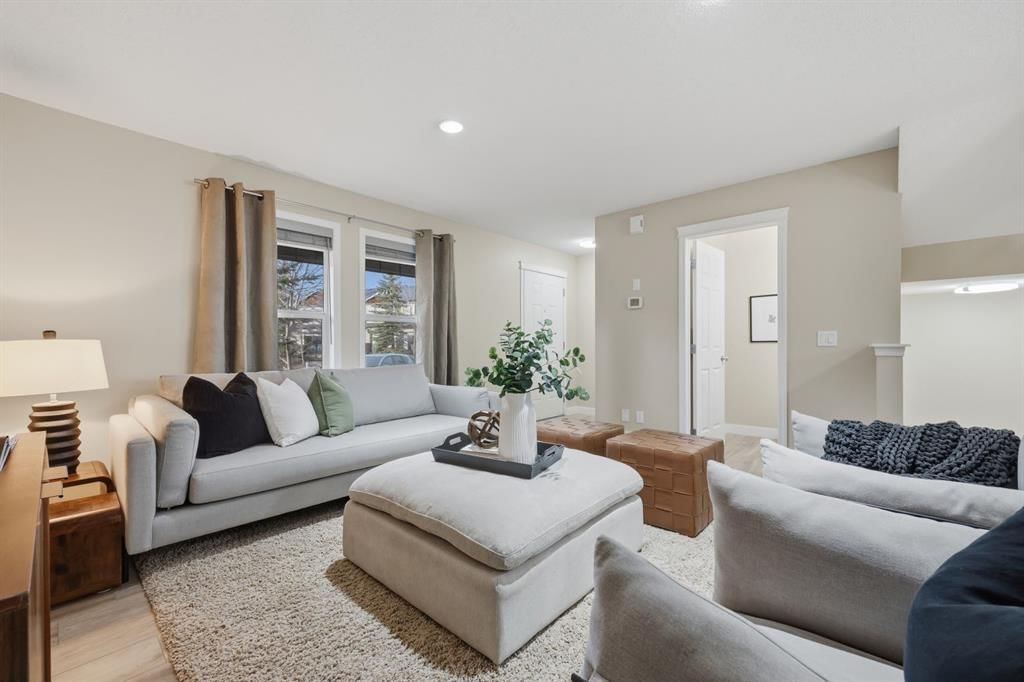 117 Panatella Park NW, Calgary — photo 4 of 41