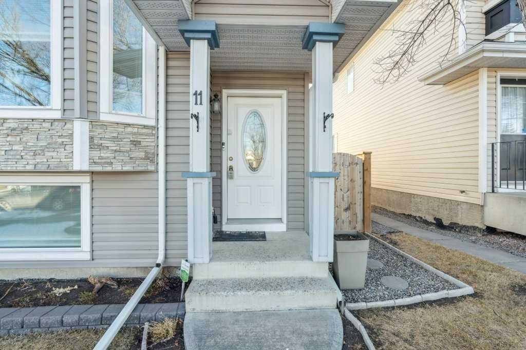 11 Somervale Drive SW, Calgary — photo 2 of 38