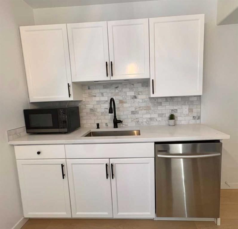 617 32 Avenue NE, Calgary — photo 5 of 18