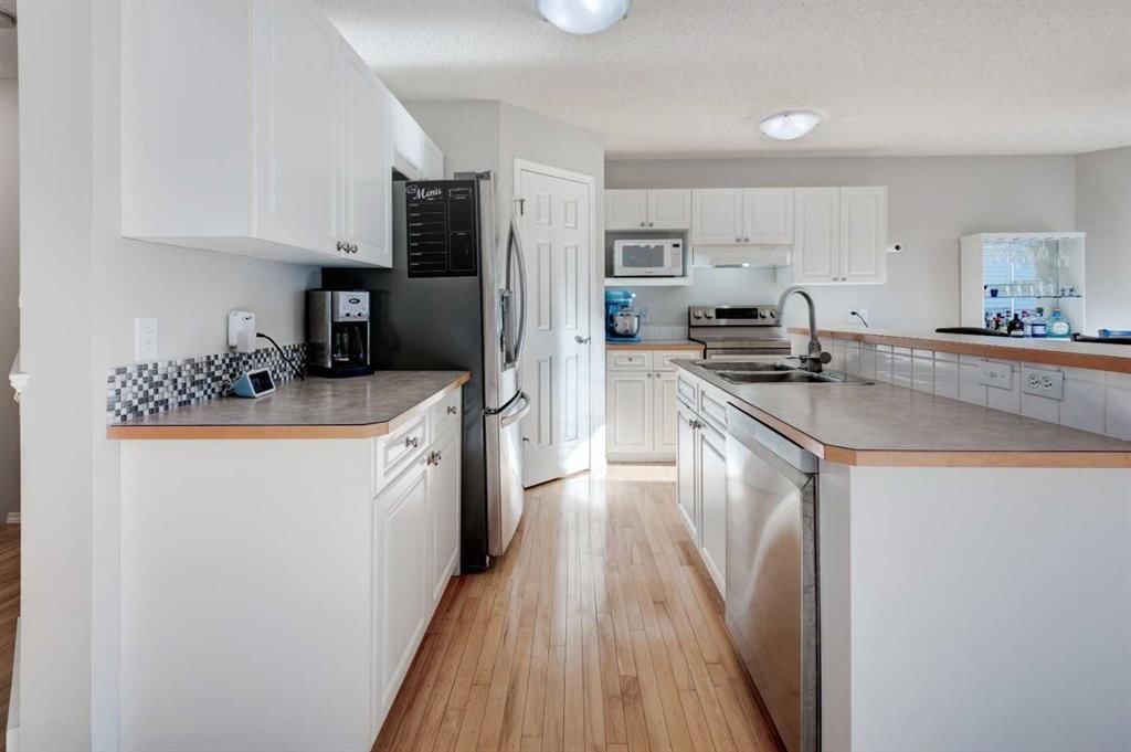 239 Chapalina Place SE, Calgary — photo 5 of 50