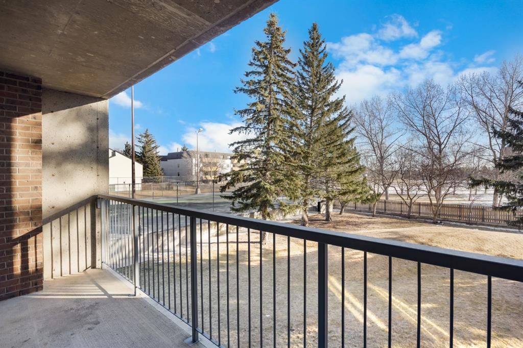 212, 4944 Dalton Drive NW, Calgary — main listing photo