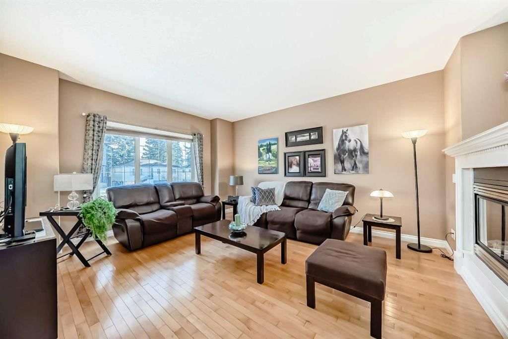 3921 1 Street NW, Calgary — photo 4 of 43