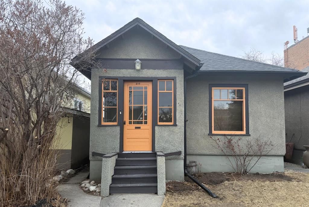 216 9 Street NE, Calgary — main listing photo