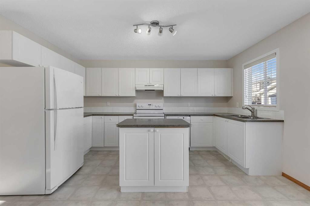 183 Covepark Way NE, Calgary — photo 4 of 22