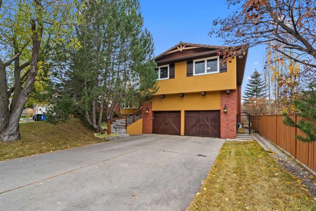 124 Canterbury Drive SW, Calgary — main listing photo