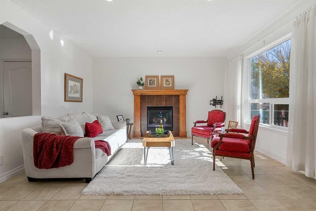 345 Prestwick Terrace SE, Calgary — photo 4 of 50