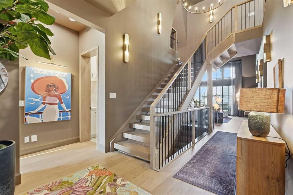 2040 56 Avenue SW, Calgary — photo 5 of 50