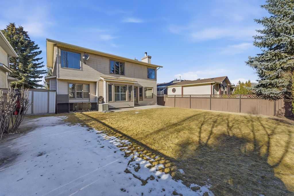 2108 Douglasbank Crescent SE, Calgary — photo 5 of 28